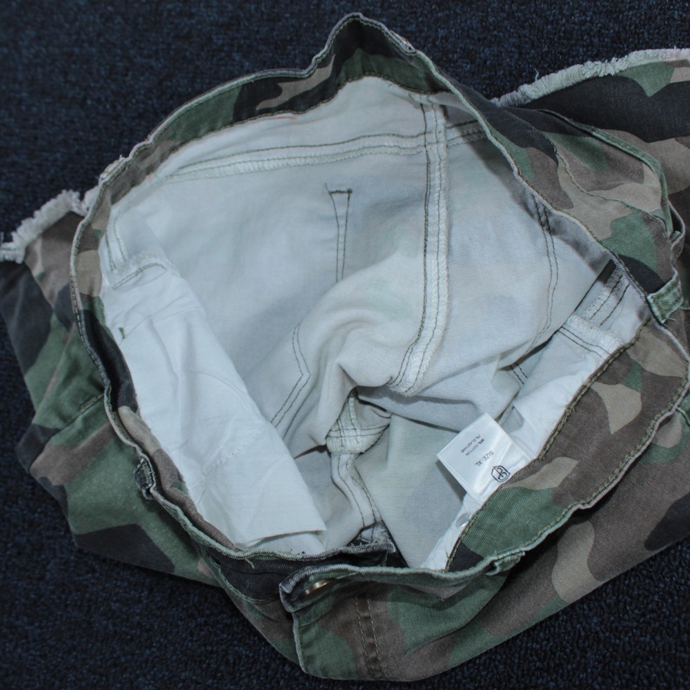 Born Primitive Jorts Mens Large Green Camo 8" Denim Cutoff Shorts Raw Hem - Picture 12 of 14